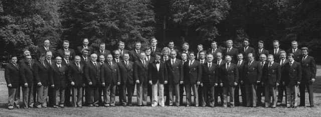 1975: Der MGV “Germania” mit Chorleiter Otto Groll im Bulderner Schloßpark